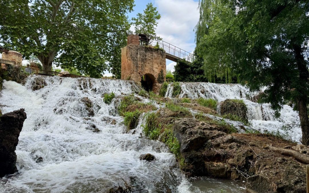 Un nuevo aparcamiento facilitará el uso turístico y la protección de la Gruta de las Maravillas en Ibdes